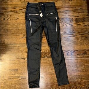 Black Skinny Pants with Zipper Details